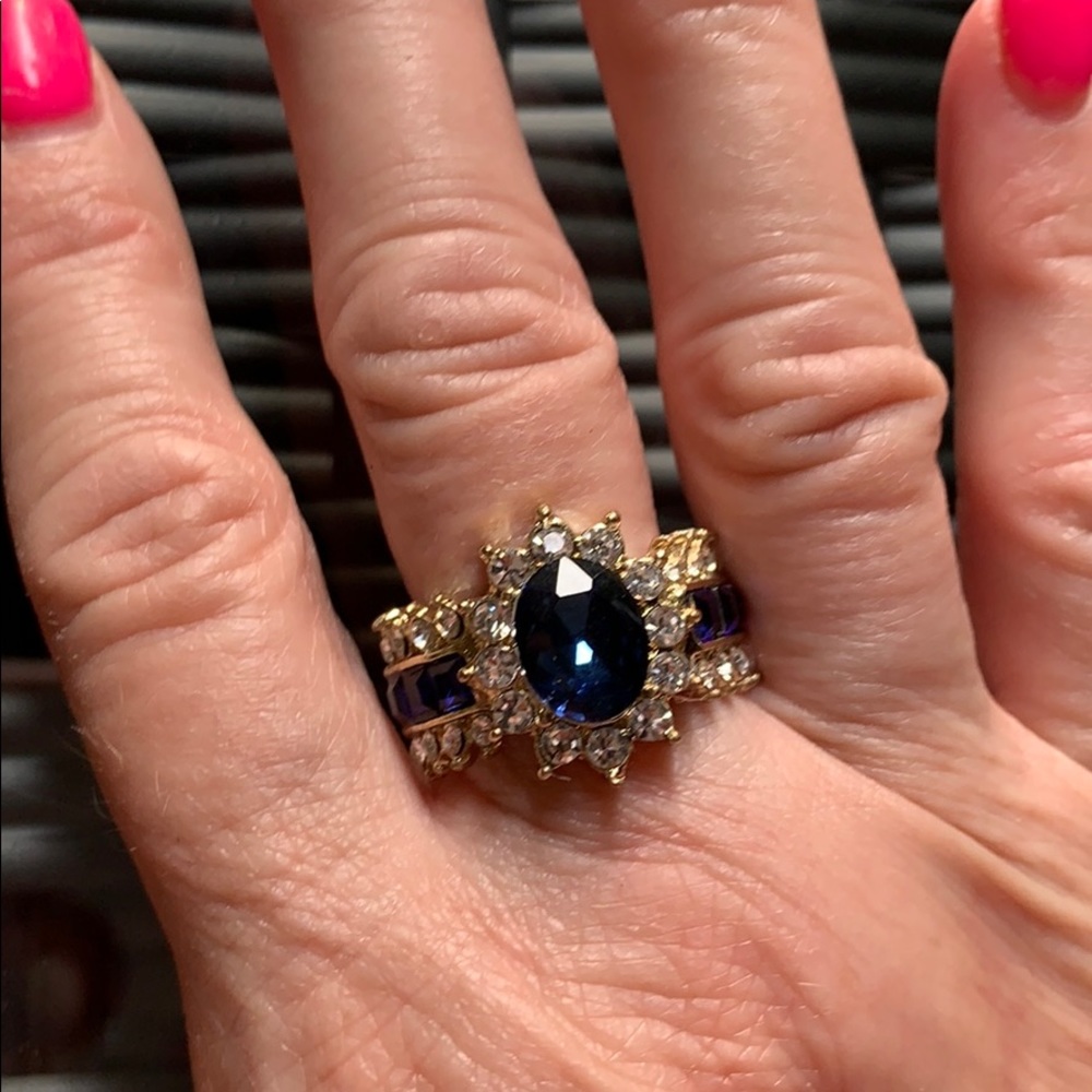 New 7 1/4 Women’s Cocktail Ring Sapphire Crystals